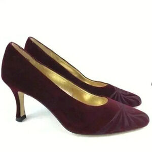 New Apostrophe Damari vtg Red Velvet Size 7 Wine 90s vintage